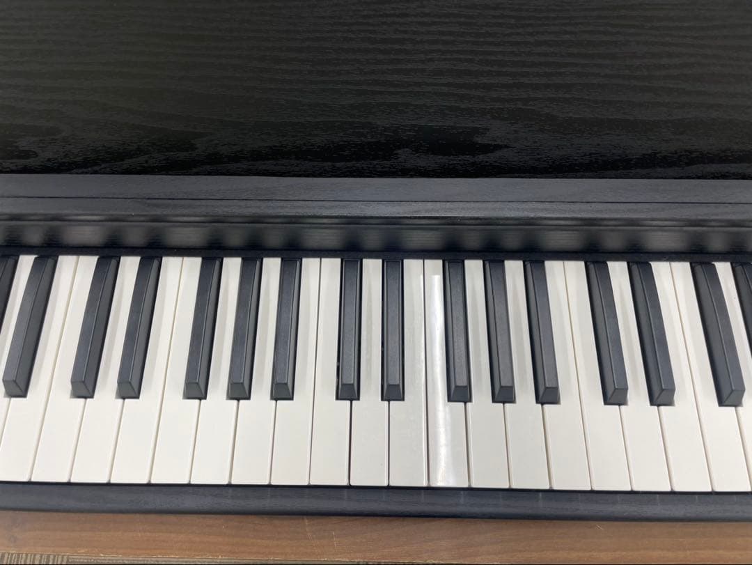 電子ピアノ88鍵盤　給電タイプ　木目調ボディ　ブラック